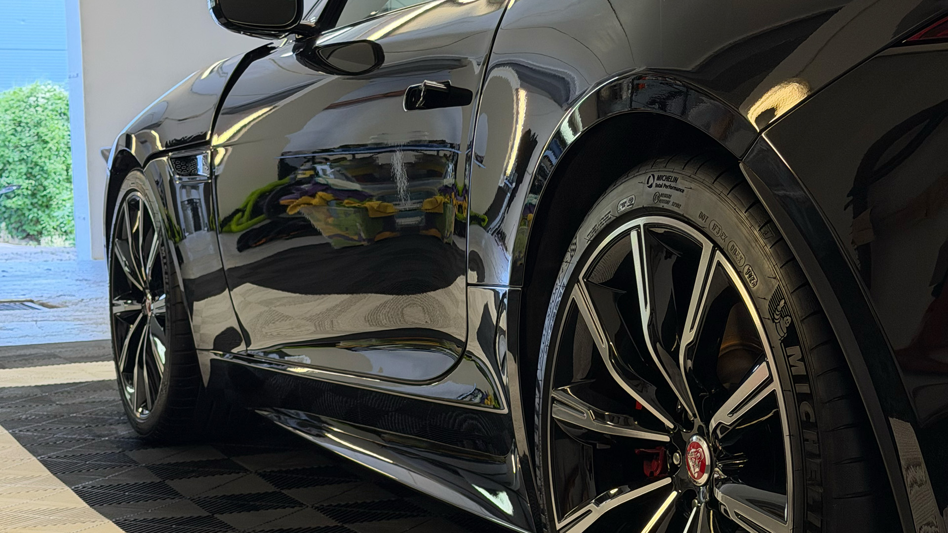 Jaguar po péči v LUMI studiu