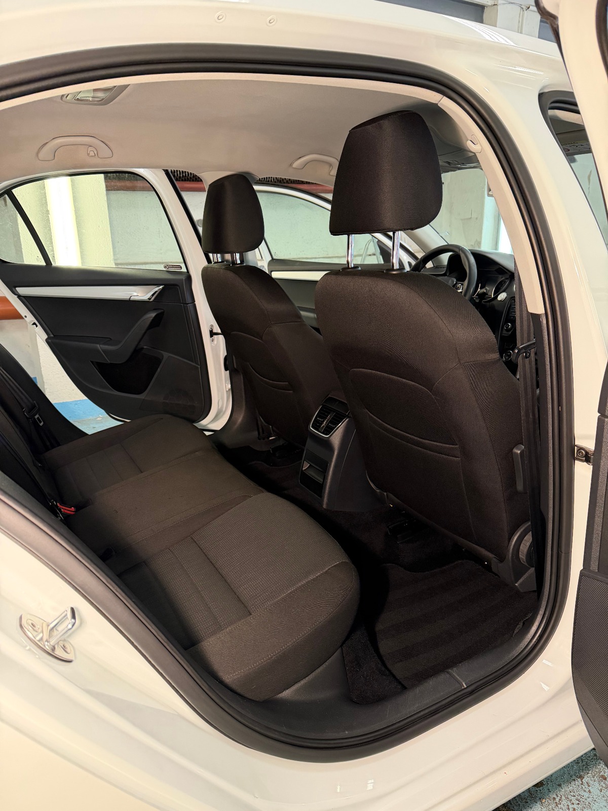 Škoda Octavia — Hloubkové čištění interiéru — Po